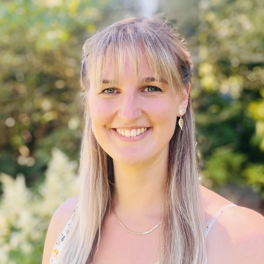 Physiotherapist chelsea ezzy, of owner smile therapy for Kids Vancouver
